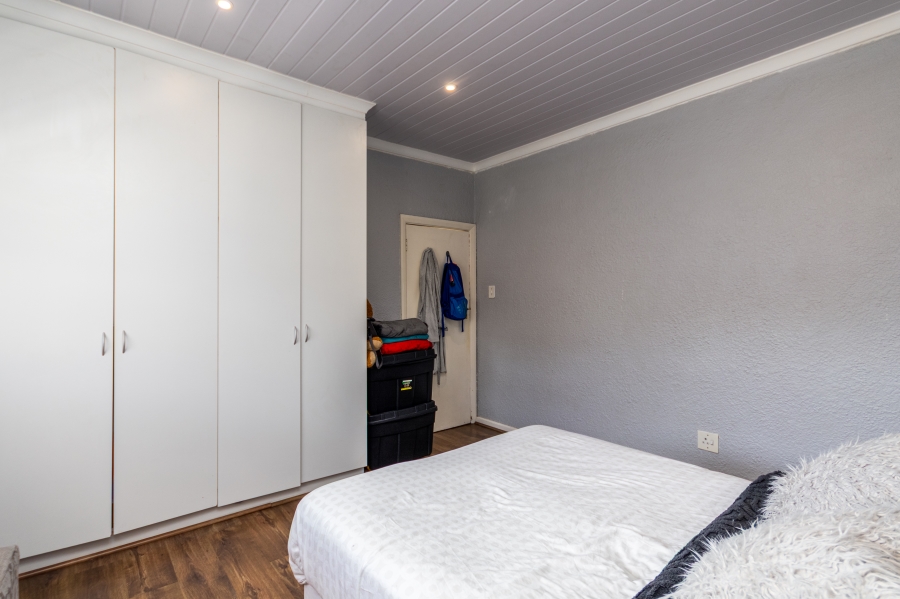 1 Bedroom Property for Sale in Kenilworth Western Cape